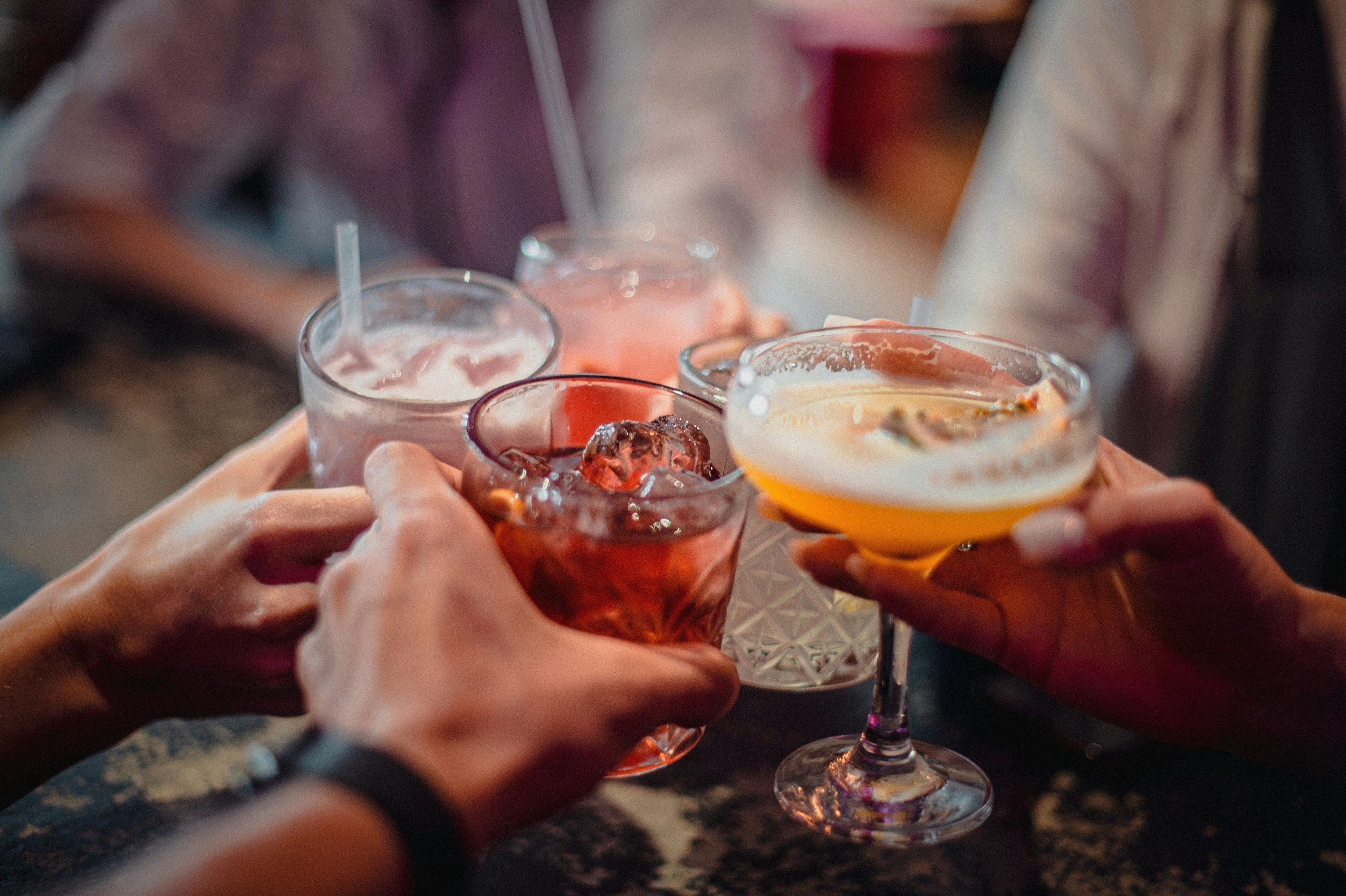 El futuro de las bebidas sociales está cambiando. Y la kombucha tiene mucho que decir.